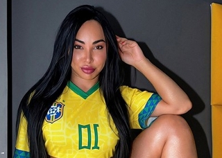 Video porno di JENNIFER ANGURIA PORNOSTAR Trav